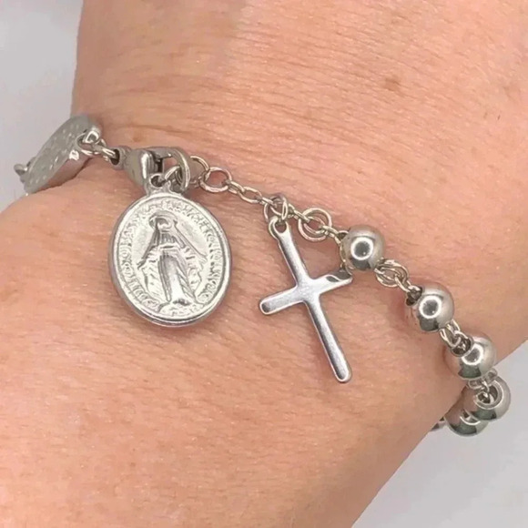Pretty Silver Tone Stainless Steel Rosary Bracelet NWT - Picture 1 of 4